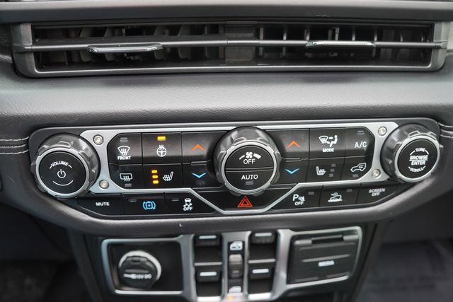 Used 2025 Jeep Wrangler Unlimited Sahara w/ Safety Group image 25