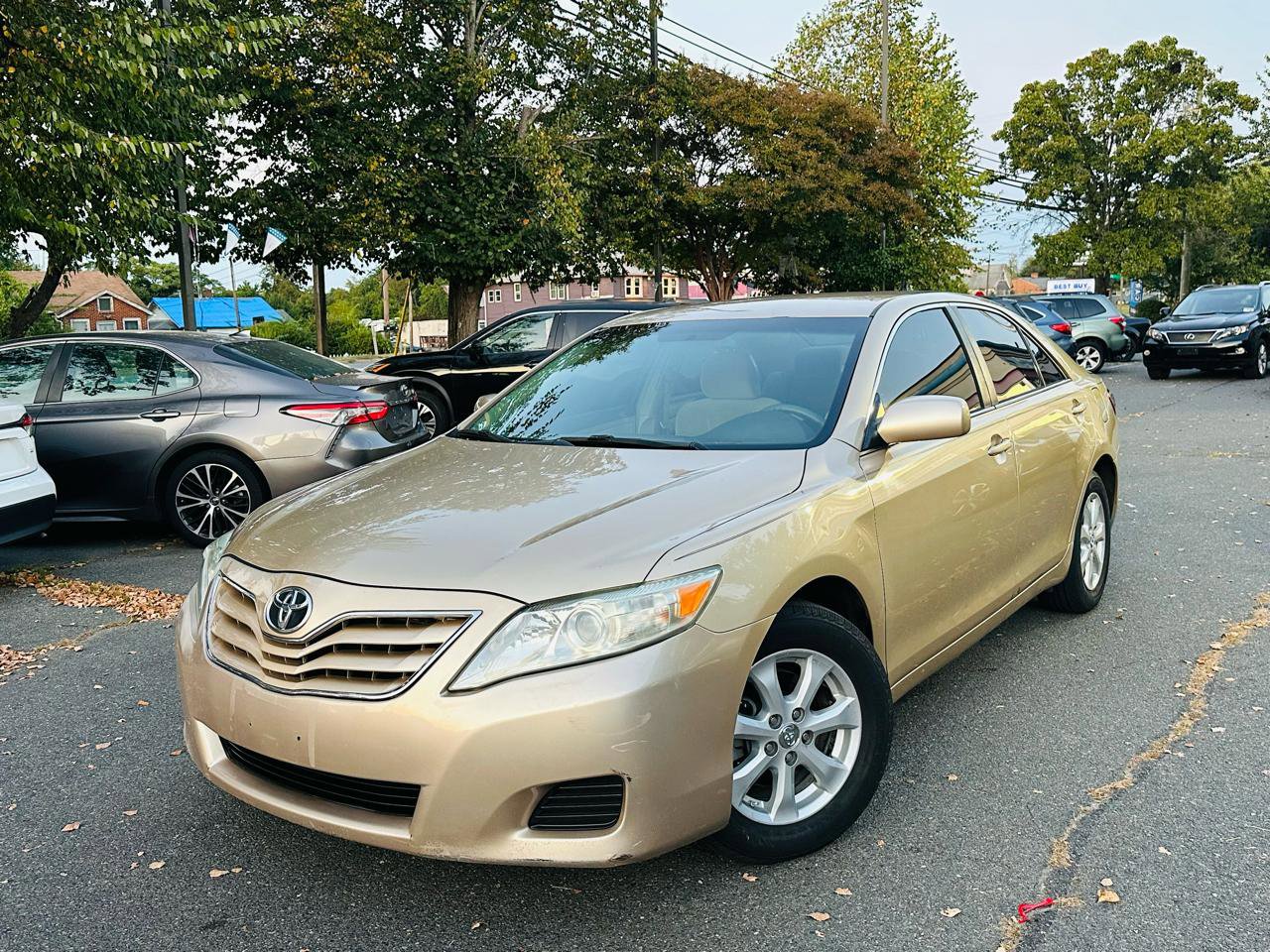 Used 2011 Toyota Camry LE w/ LE Extra-Value Pkg FWD image 2