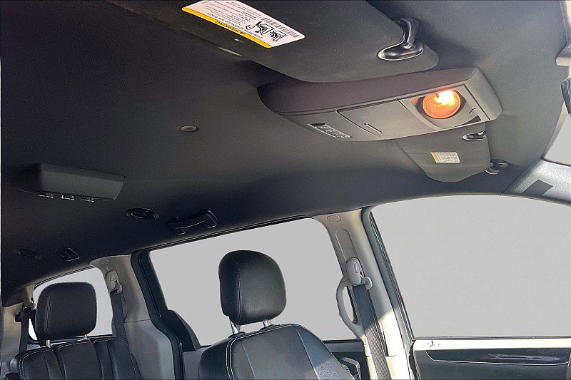 Used 2020 Dodge Grand Caravan SXT image 26
