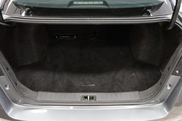 Used 2021 Nissan Versa SV image 43