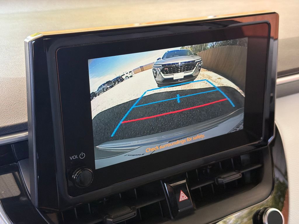 Used 2024 Toyota Corolla SE image 9