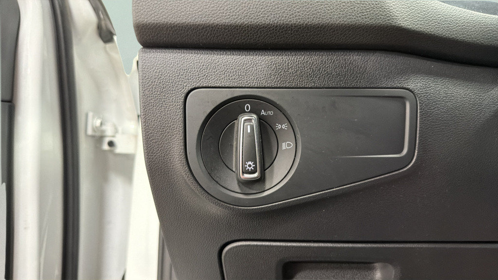 Certified 2023 Volkswagen Tiguan SE R-Line AWD/4WD image 21