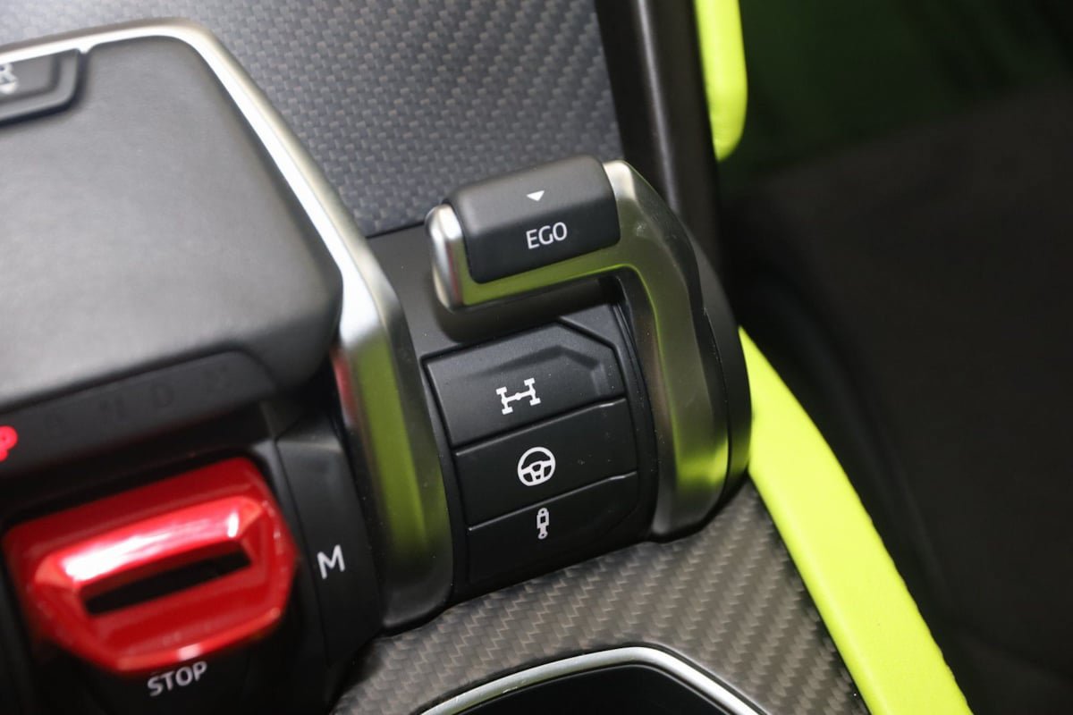 Used 2022 Lamborghini Urus AWD/4WD image 52