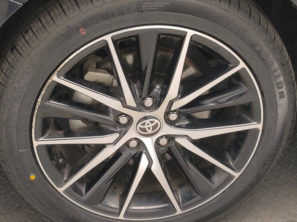 Used 2021 Toyota Camry SE FWD image 31