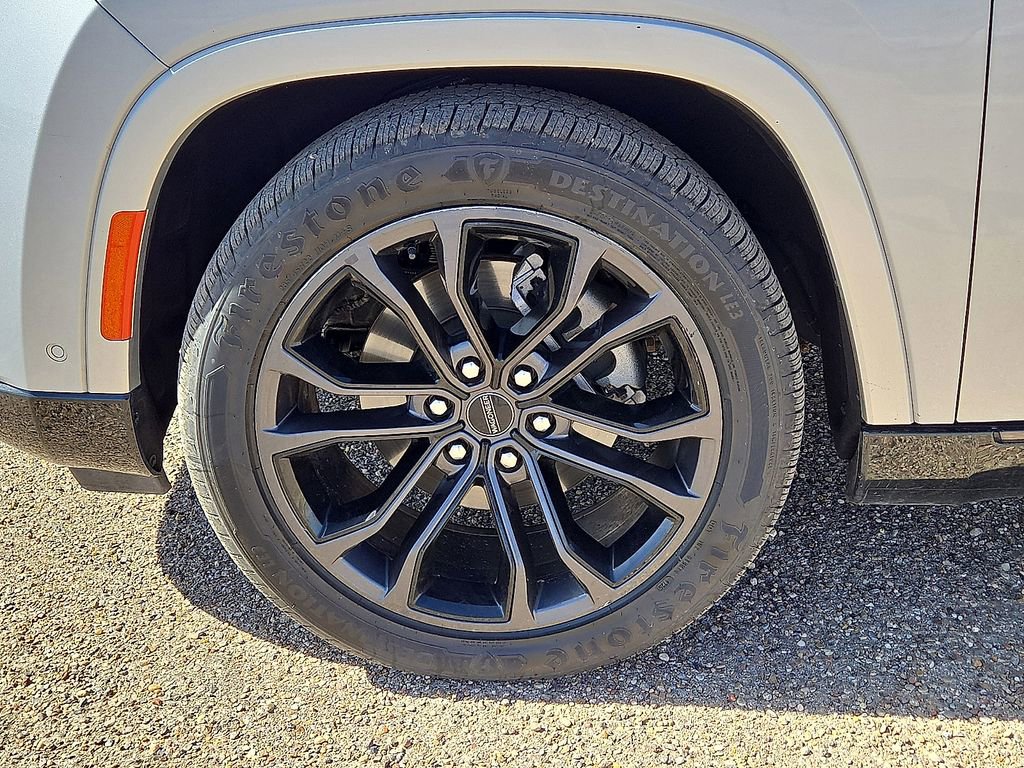 Used 2024 Jeep Grand Wagoneer L Series II w/ Quick Order Packagew 28T image 11