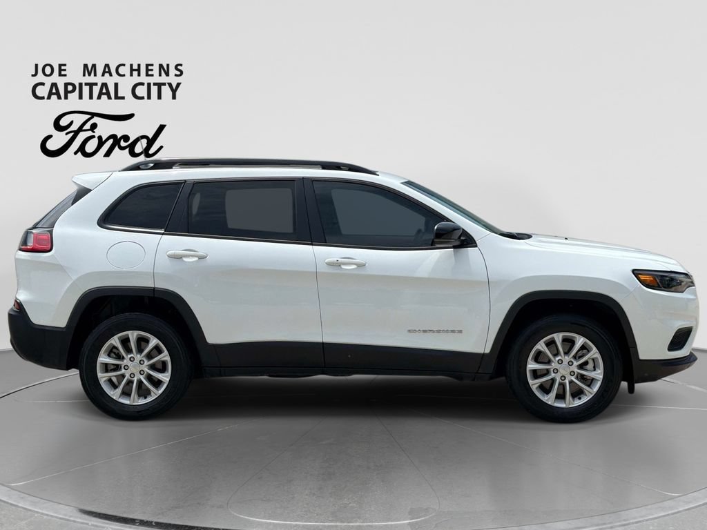 Used 2022 Jeep Cherokee Latitude Lux w/ Sun & Sound Group AWD/4WD image 3