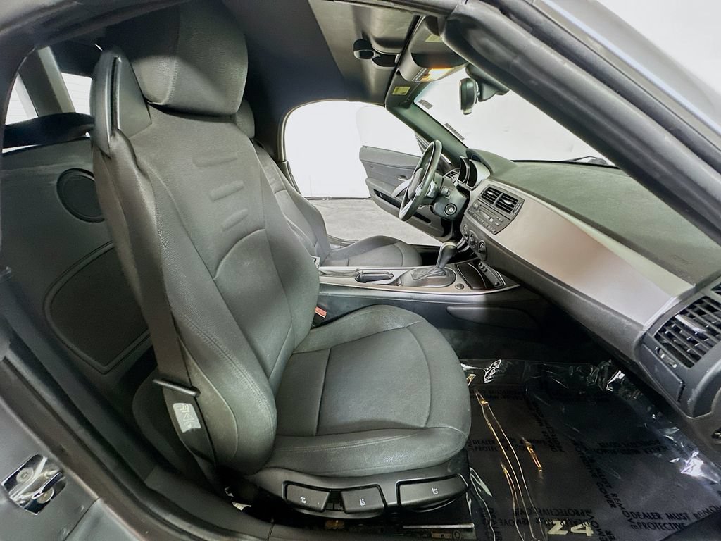 Used 2008 BMW Z4 3.0i RWD image 10