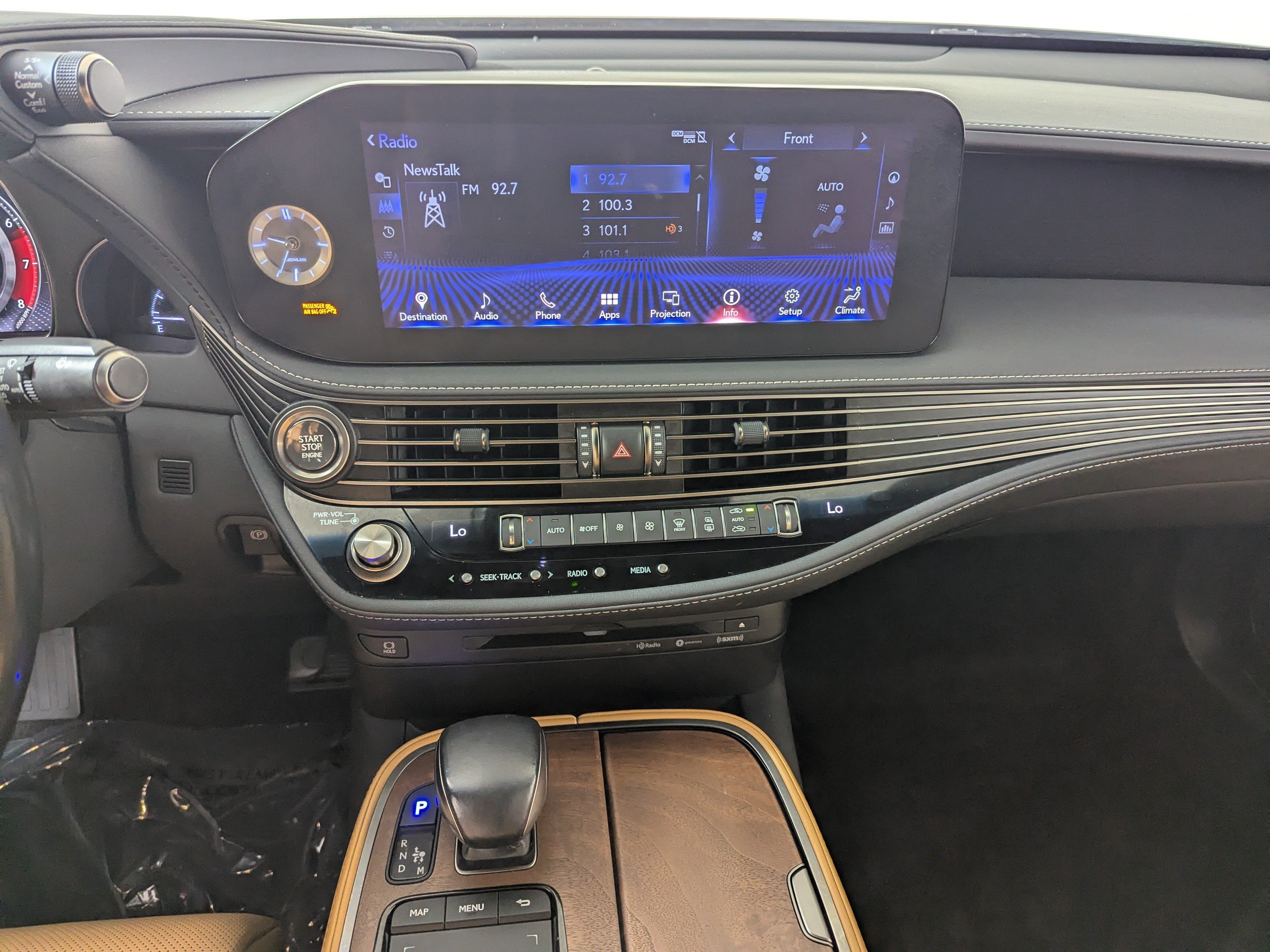 Used 2021 Lexus LS 500 w/ Accessory Package (Z2) RWD image 23