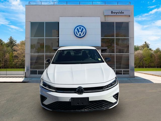 Used 2025 Volkswagen Jetta Sport image 2
