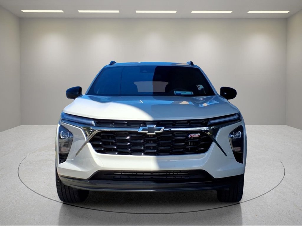 Used 2026 Chevrolet Trax RS w/ Driver Confidence Package FWD image 2