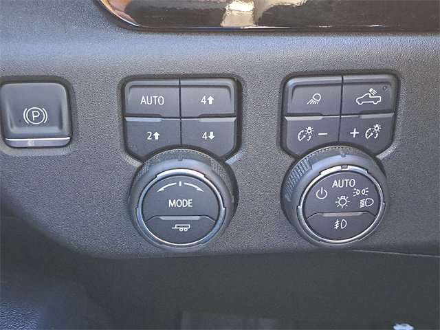 Used 2024 Chevrolet Silverado 3500 High Country image 17