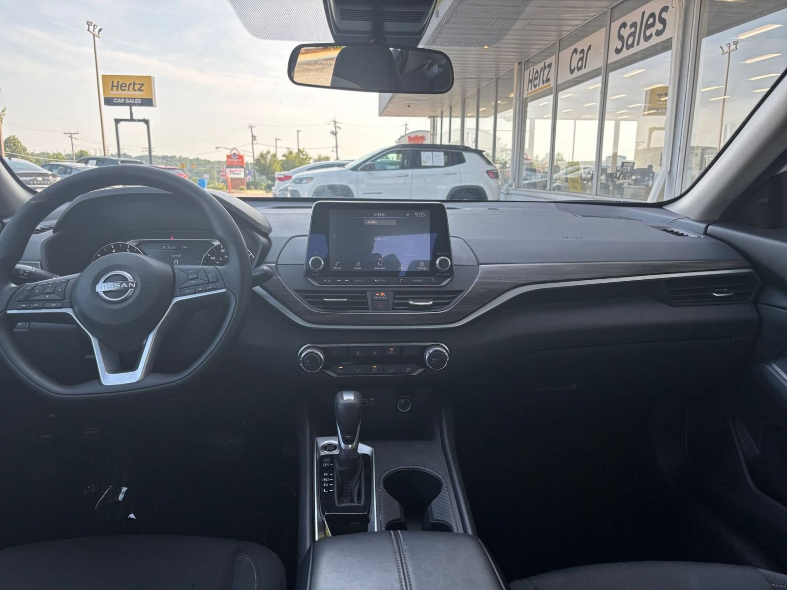 Used 2025 Nissan Altima 2.5 SV FWD image 28