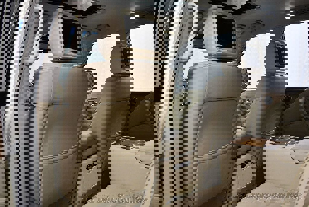 Used 2011 INFINITI QX56 4WD w/ Theater Pkg image 20