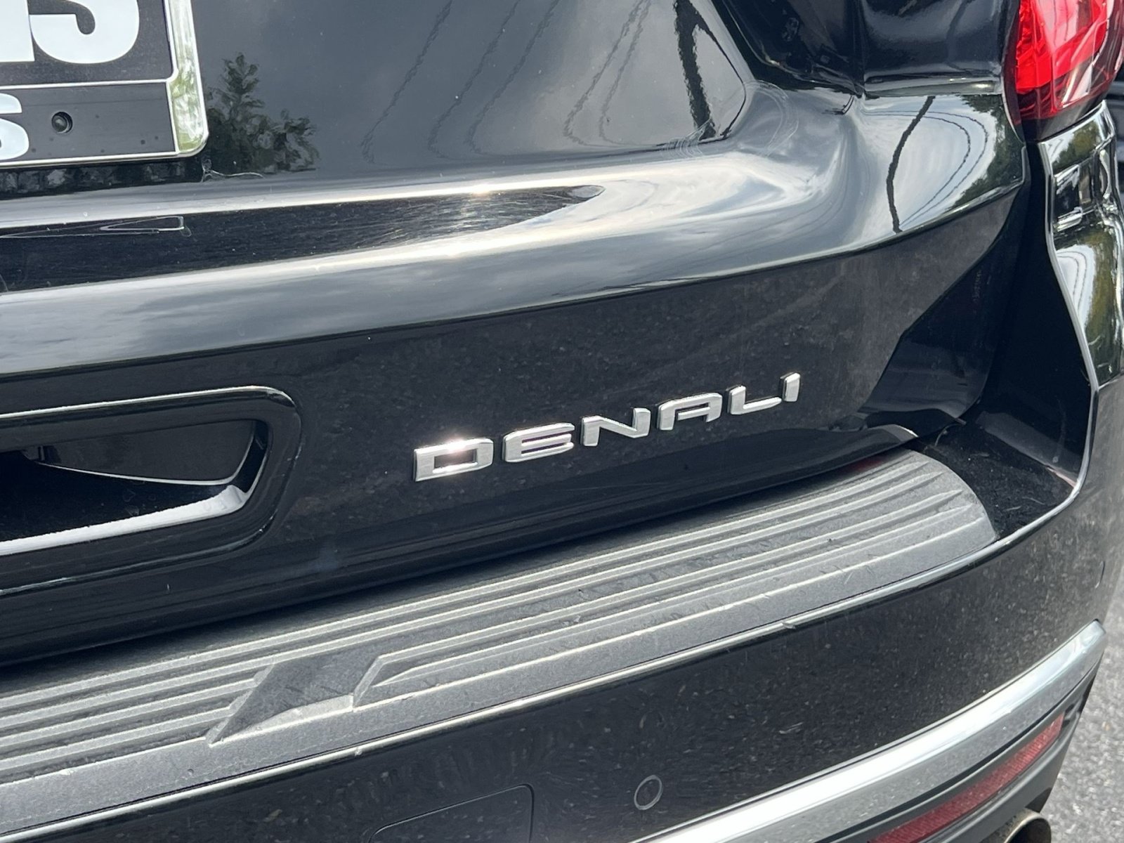 Used 2023 GMC Yukon XL Denali w/ Advanced Technology Package AWD/4WD image 31