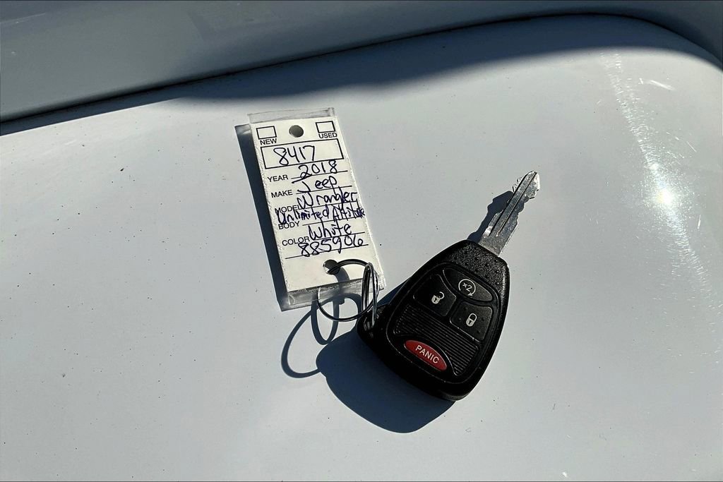 Used 2018 Jeep Wrangler Unlimited Sahara image 32