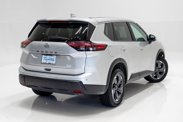 Used 2025 Nissan Rogue SV FWD image 32