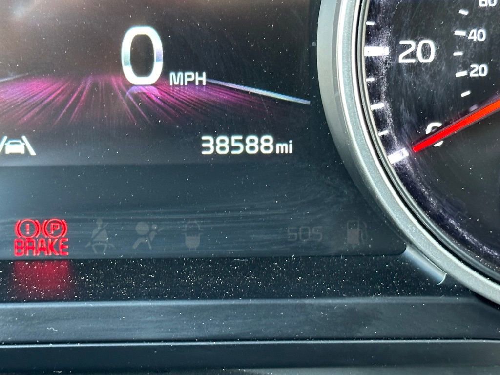 Used 2022 Kia Carnival LX image 19