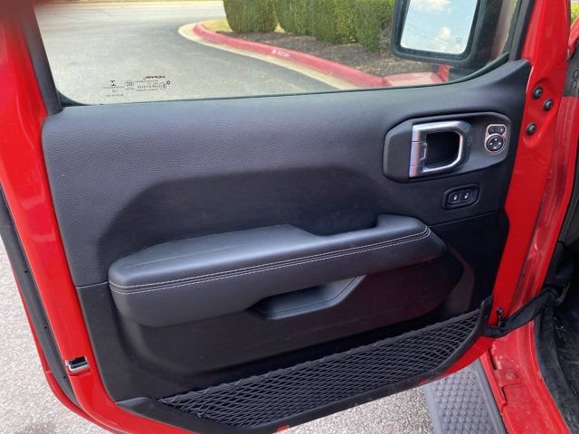 Used 2022 Jeep Wrangler Unlimited Sahara w/ Cold Weather Group AWD/4WD image 16