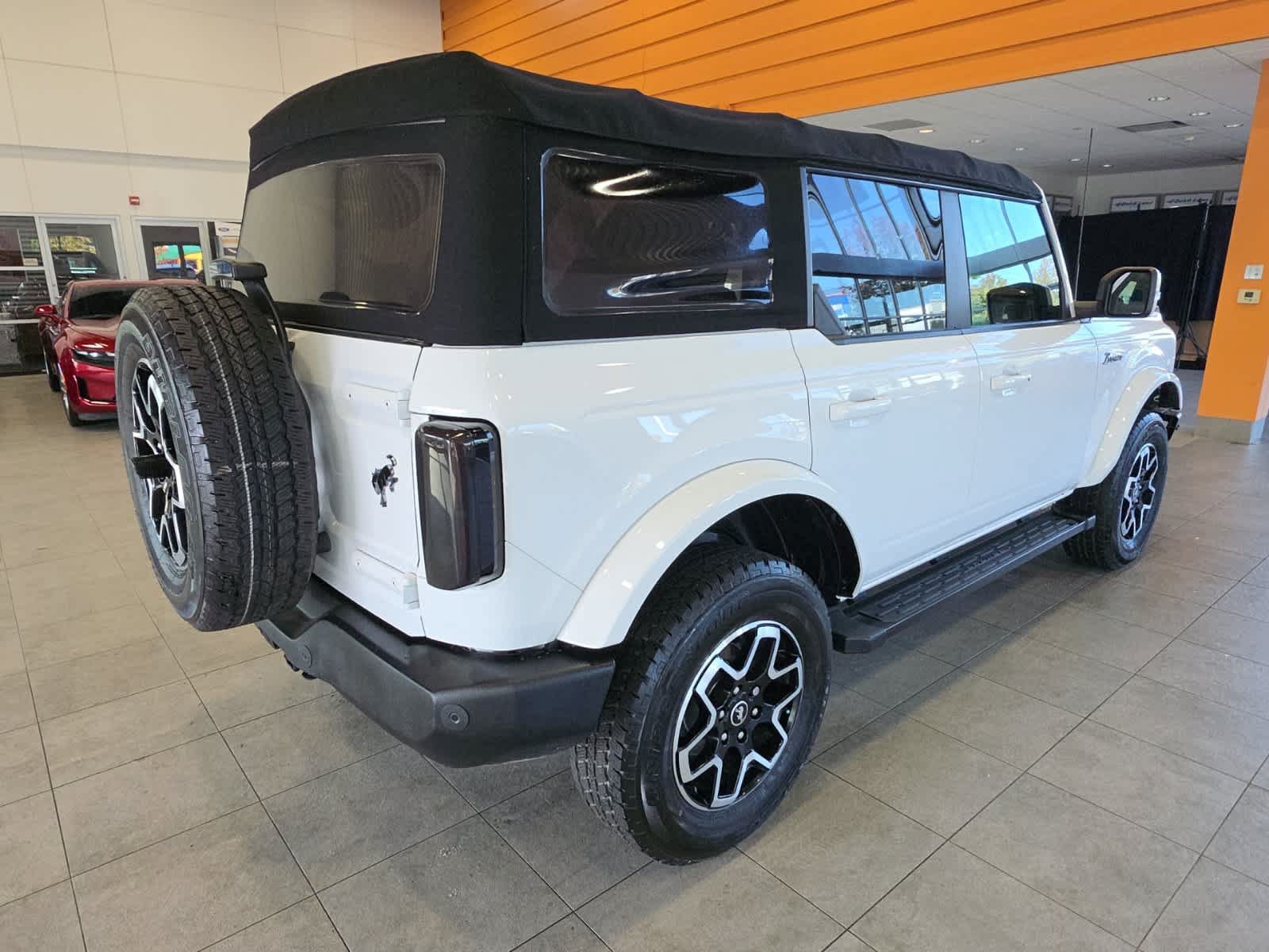 Used 2022 Ford Bronco Outer Banks AWD/4WD image 6