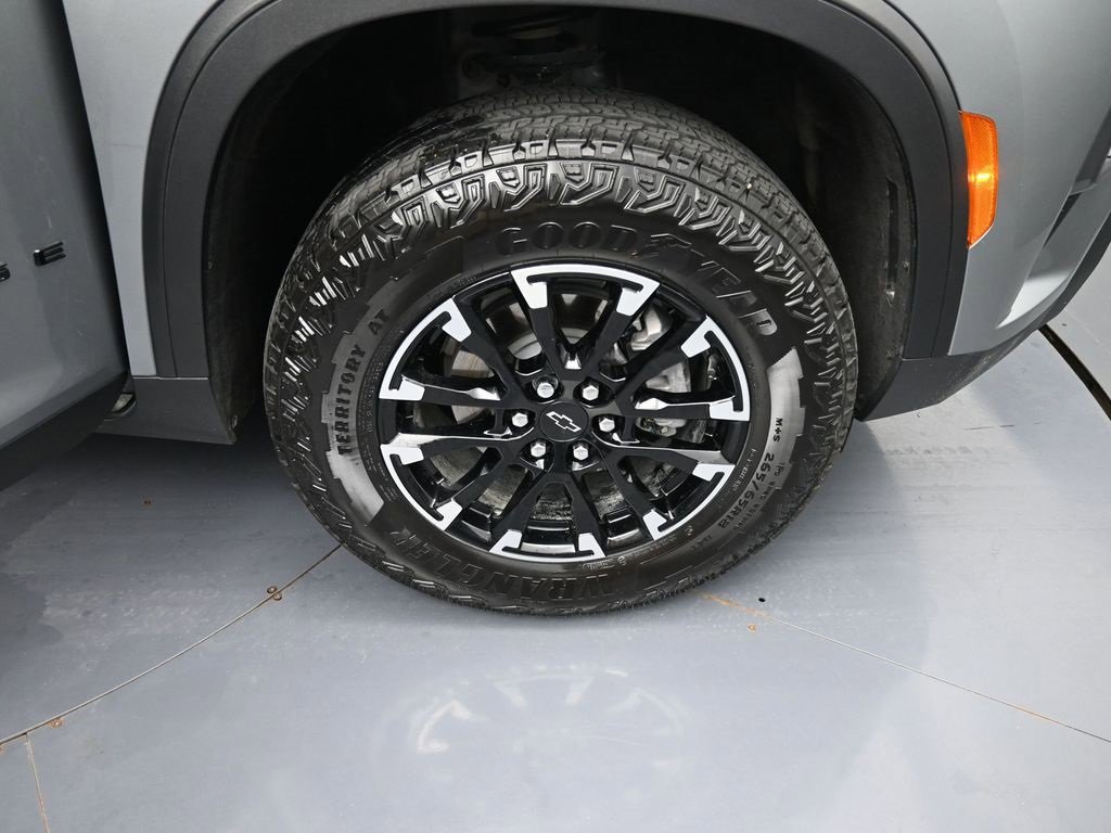 Used 2025 Chevrolet Traverse Z71 w/ Driver Confidence Package image 24