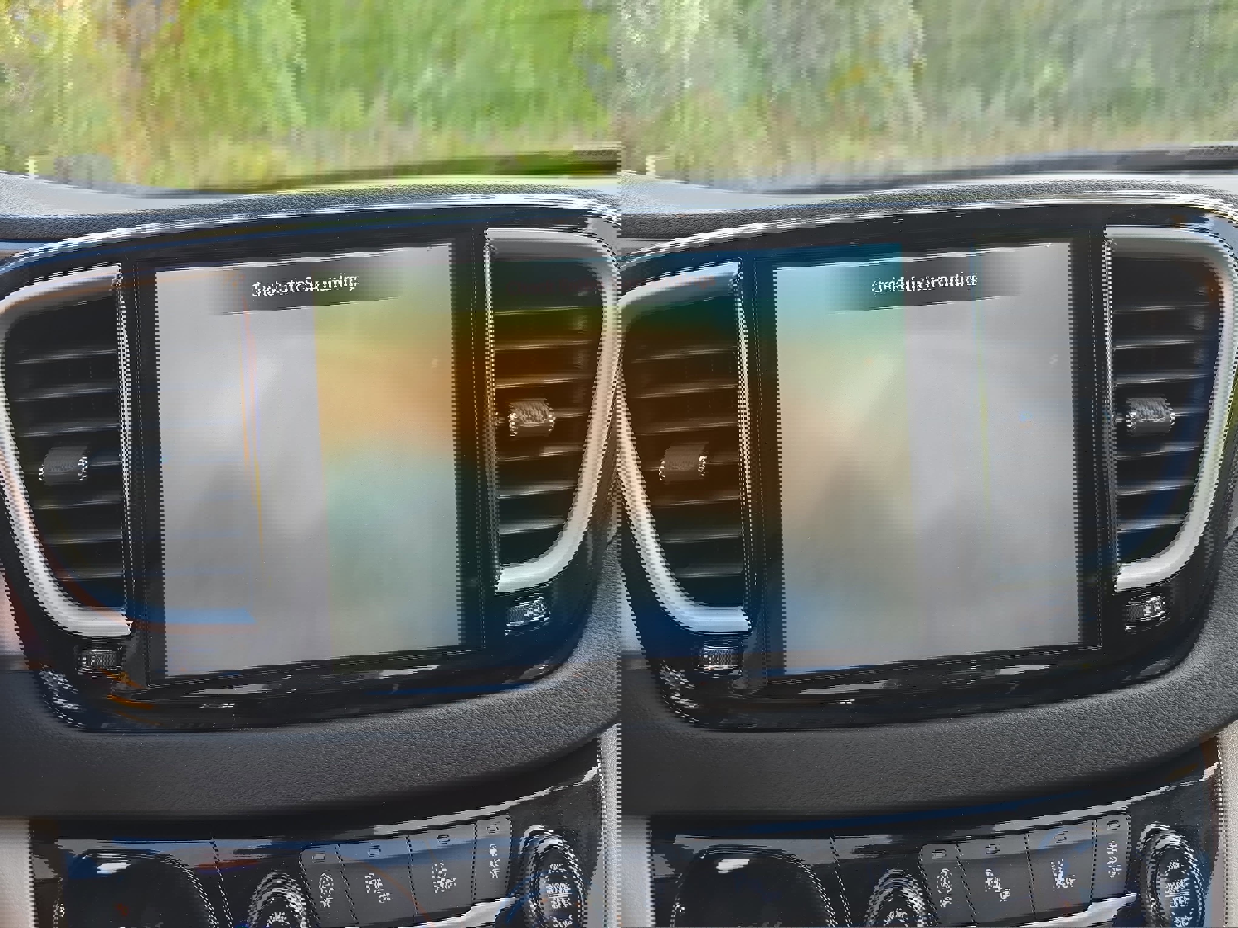 Used 2024 Chrysler Pacifica Touring-L image 24