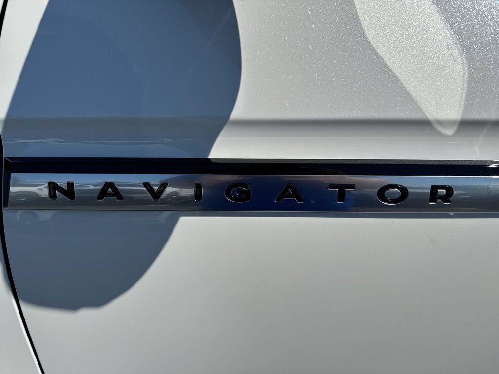 New 2027 Lincoln Navigator L Reserve AWD/4WD image 28