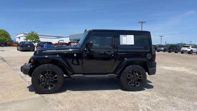 Used 2017 Jeep Wrangler Sahara AWD/4WD image 5