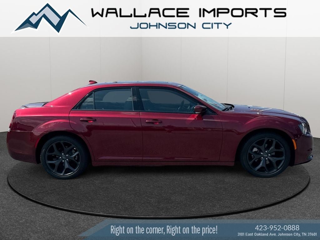 Used 2023 Chrysler 300 S w/ Comfort Group RWD image 6