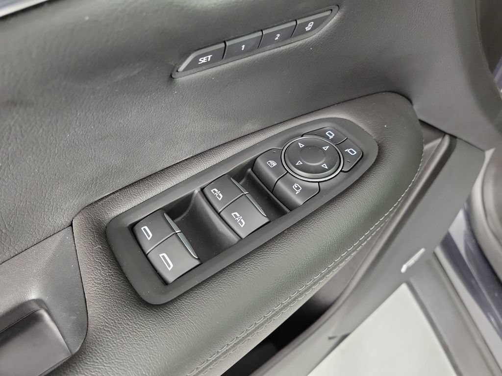 Used 2023 Cadillac XT5 Premium Luxury w/ Technology Package AWD/4WD image 22