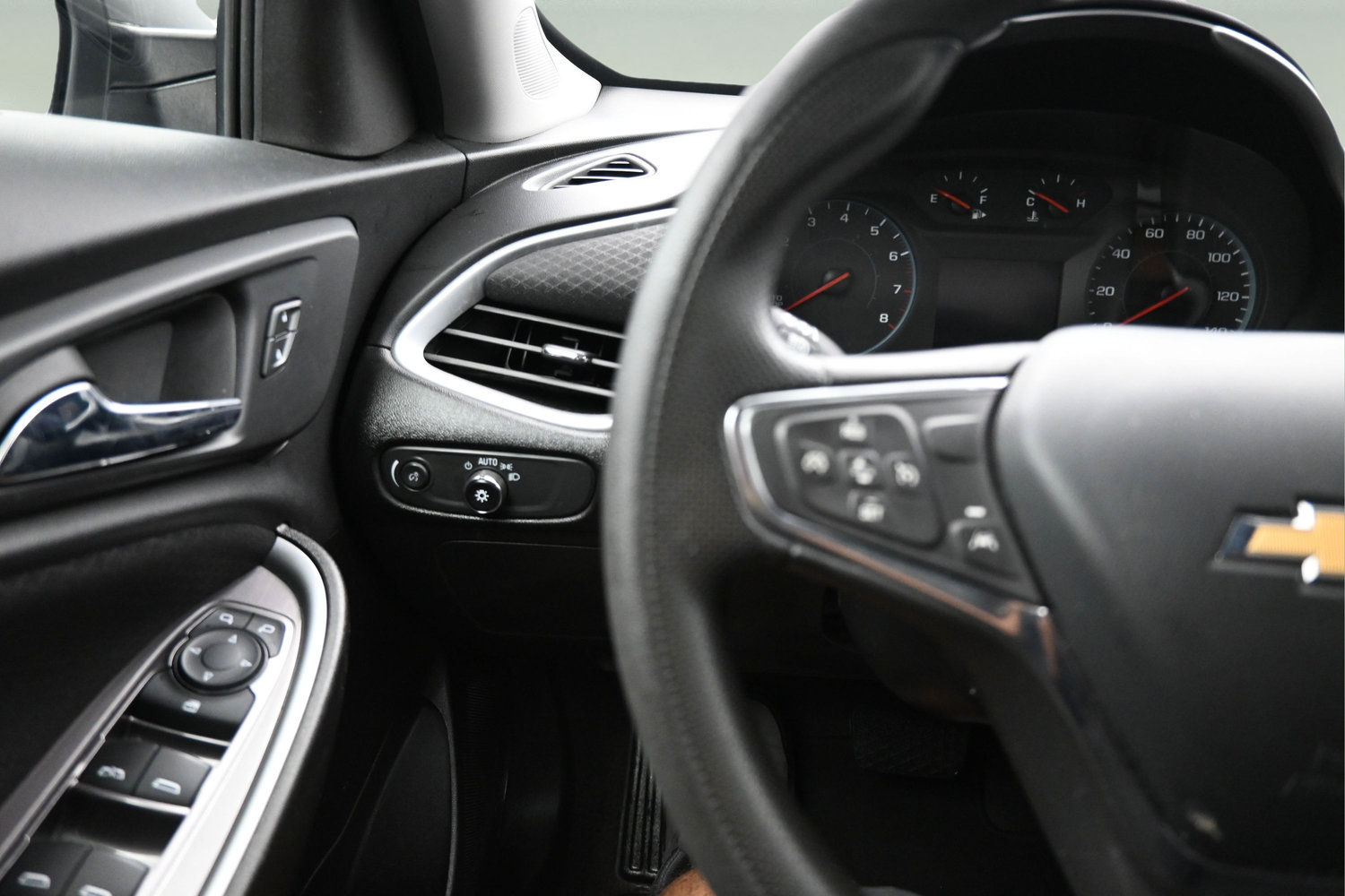 Used 2024 Chevrolet Malibu LT FWD image 19