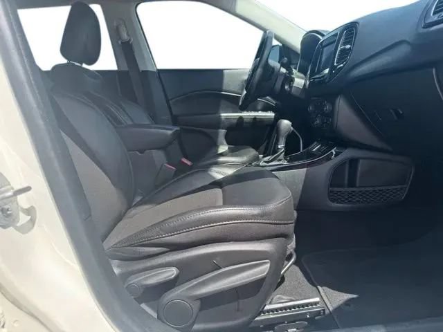 Used 2021 Jeep Compass Latitude FWD image 13