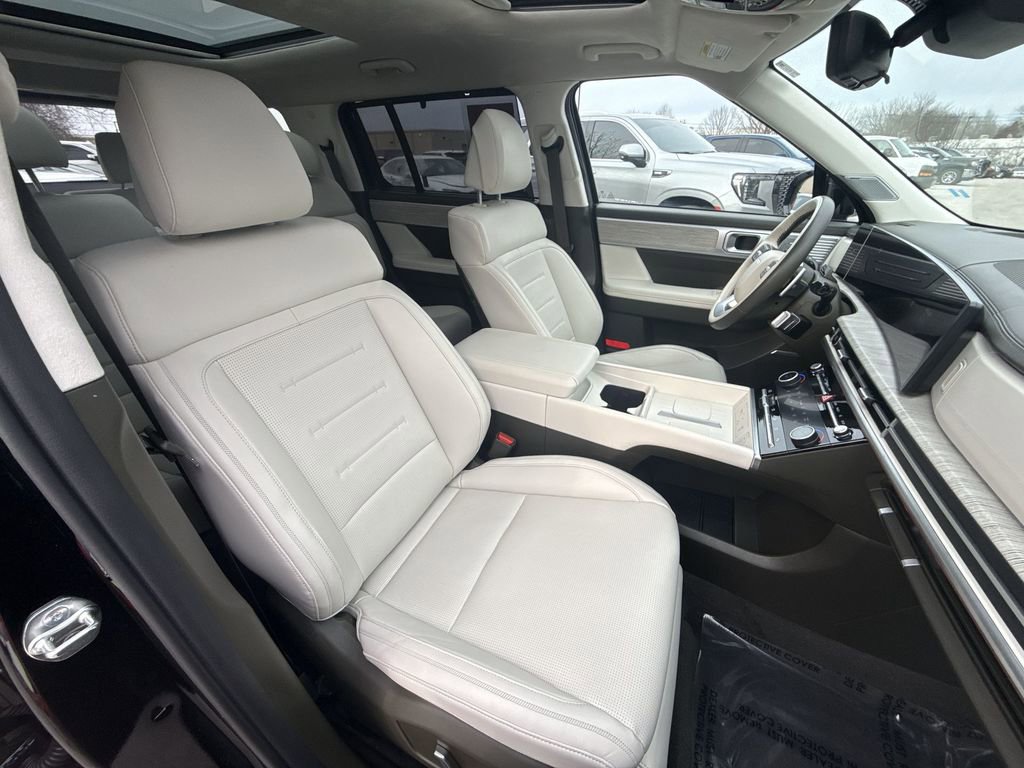 Used 2025 Hyundai Santa Fe Calligraphy image 25