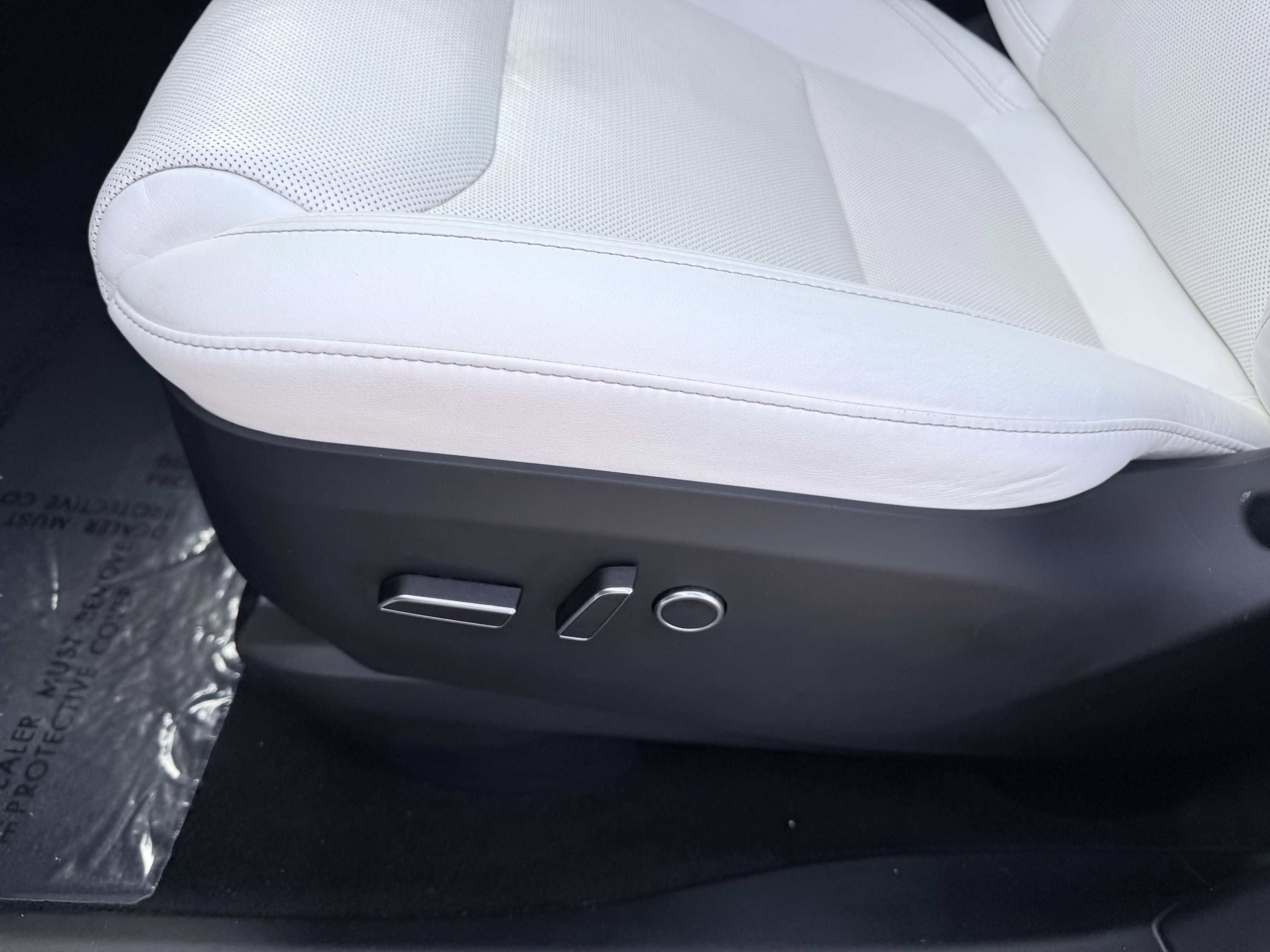 Used 2023 Tesla Model X image 36