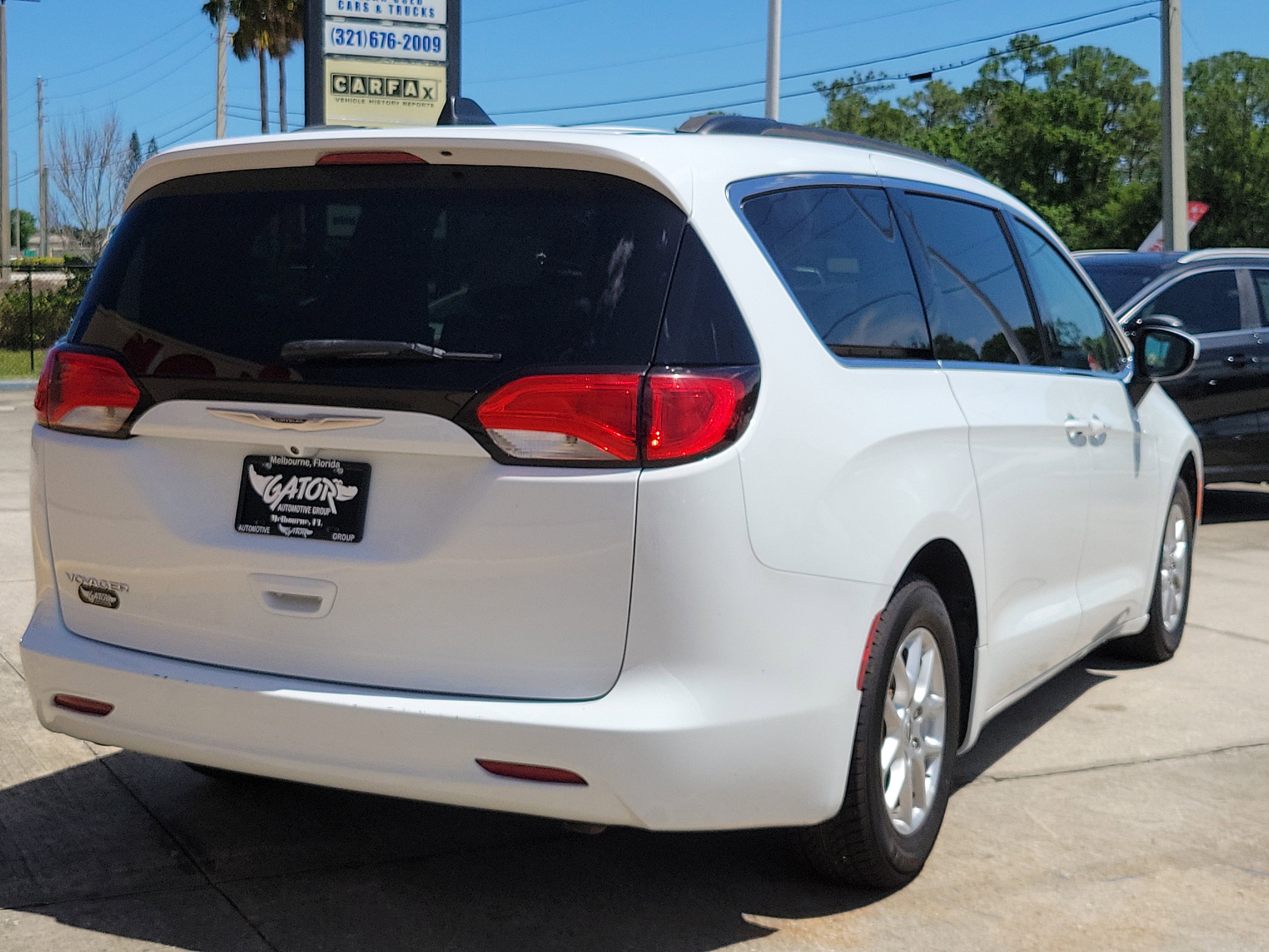 Used 2021 Chrysler Voyager Lxi FWD image 4