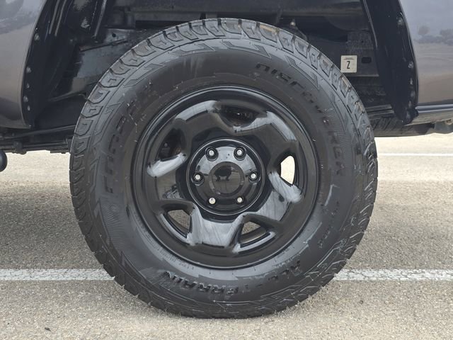 Used 2020 Toyota Tacoma SR w/ SR Convenience Package image 32