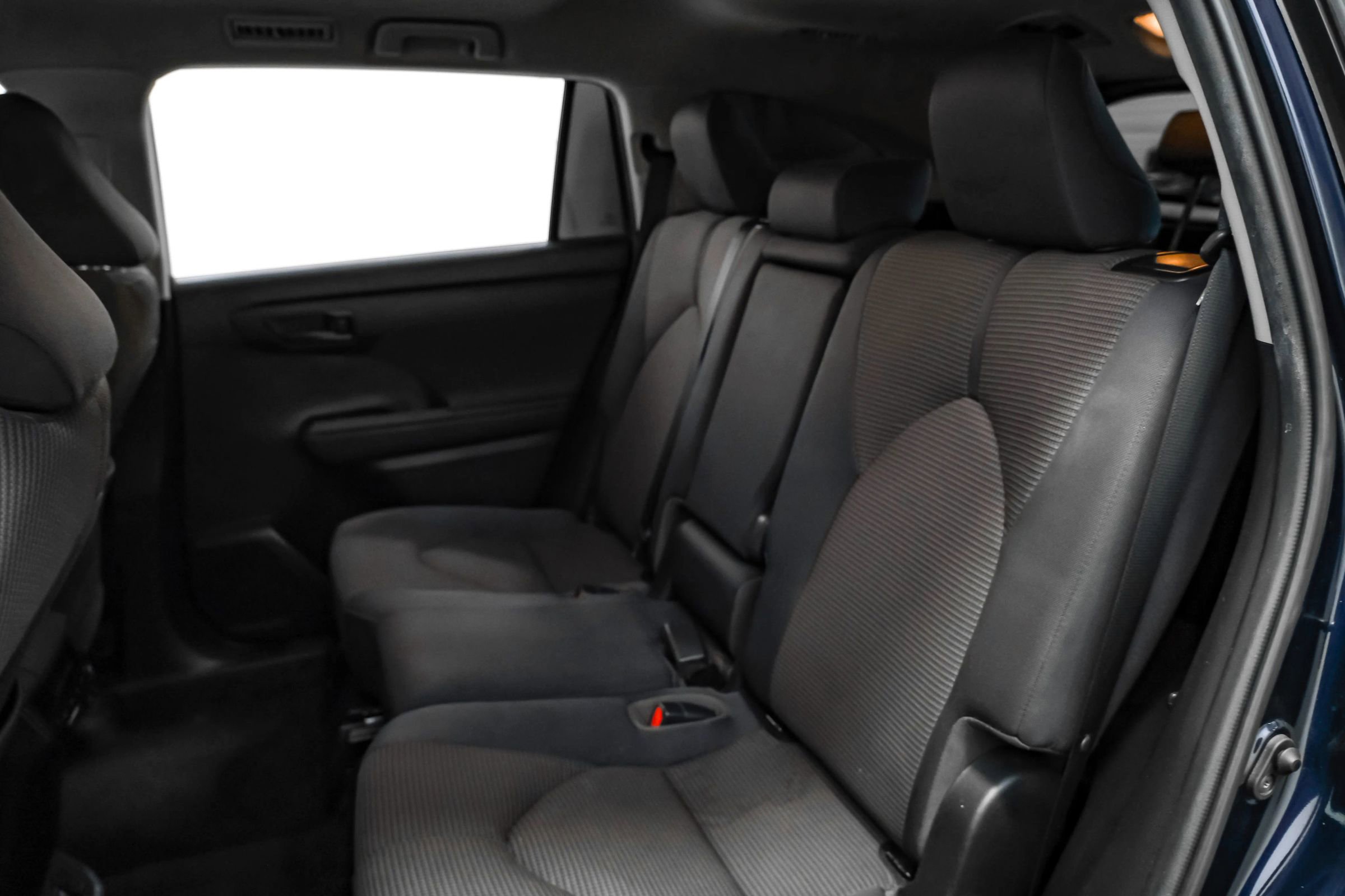 Used 2020 Toyota Highlander L FWD image 38