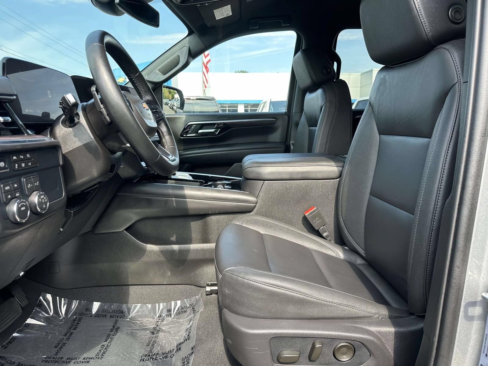 Used 2026 Chevrolet Suburban LT w/ Comfort Package AWD/4WD image 22
