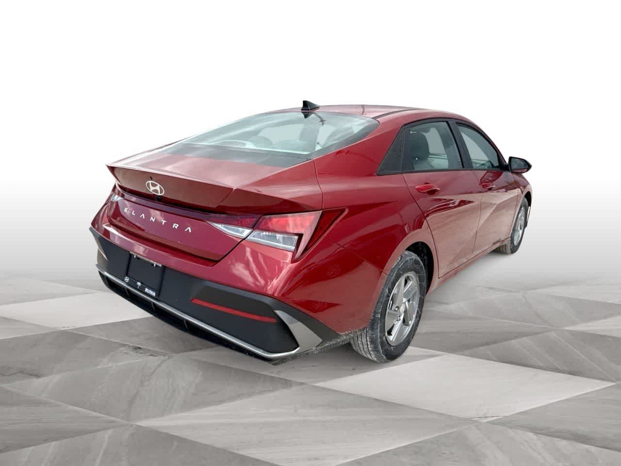 Used 2025 Hyundai Elantra SE FWD image 8