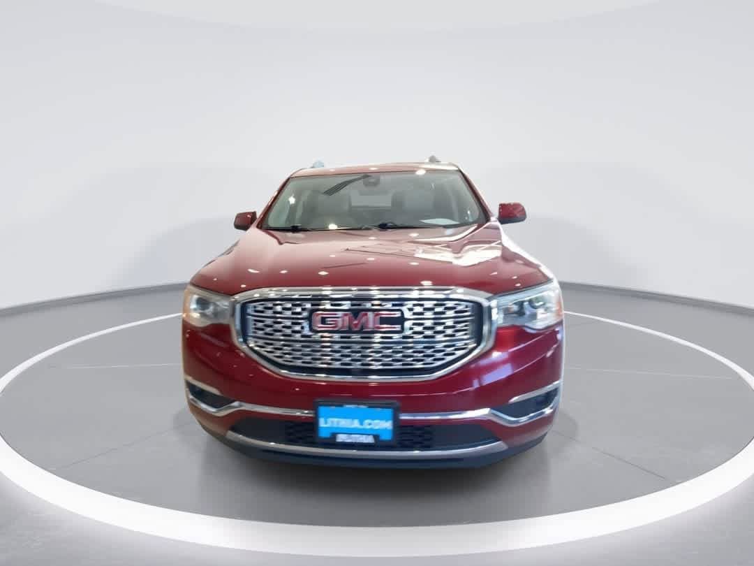 Used 2019 GMC Acadia Denali w/ Technology Package AWD/4WD image 3