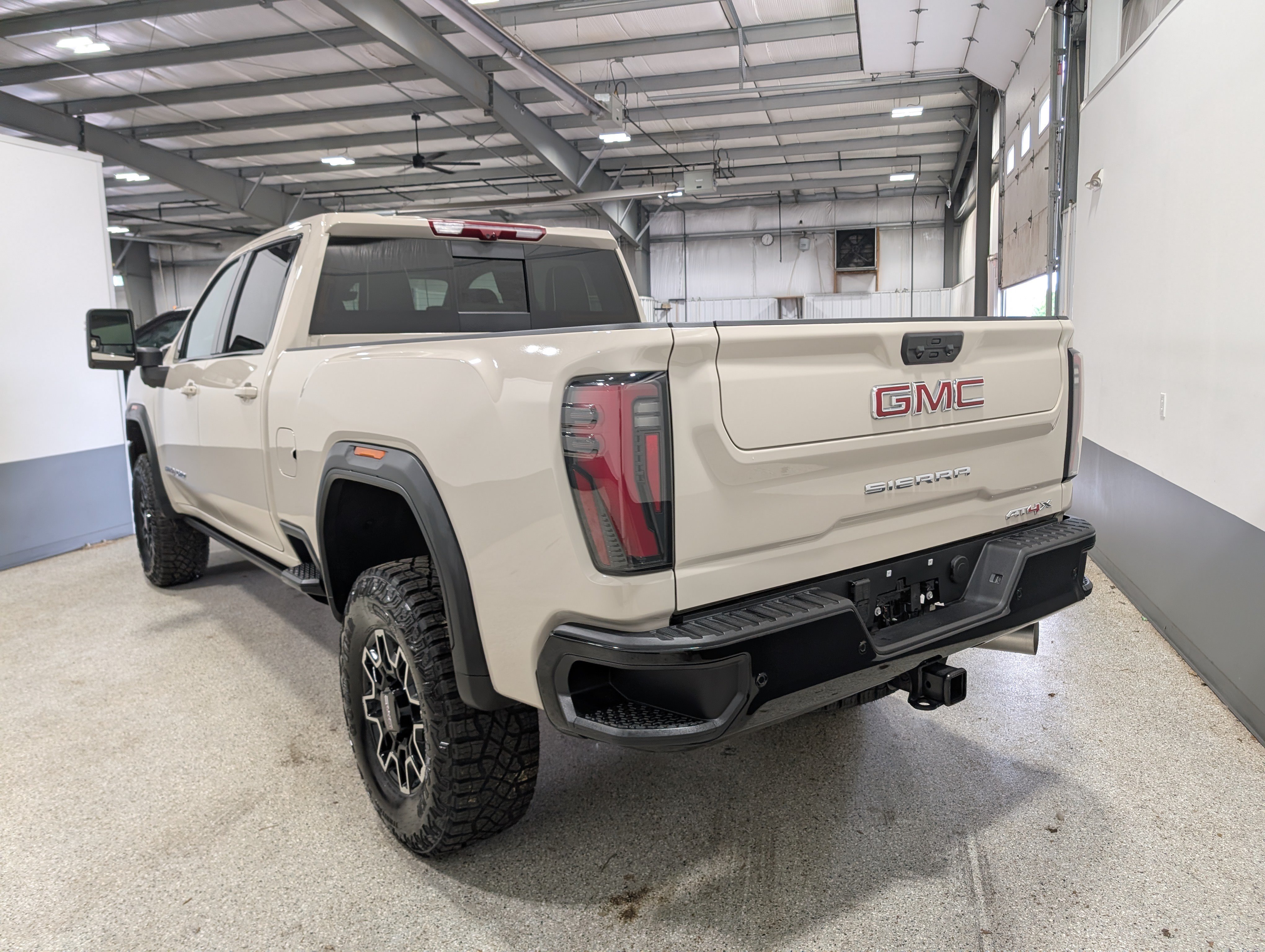 Used 2026 GMC Sierra 2500 AT4X AWD/4WD image 5