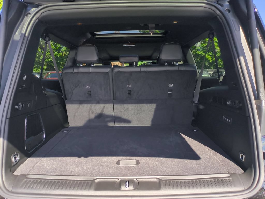 New 2026 Jeep Grand Wagoneer L 4WD image 10