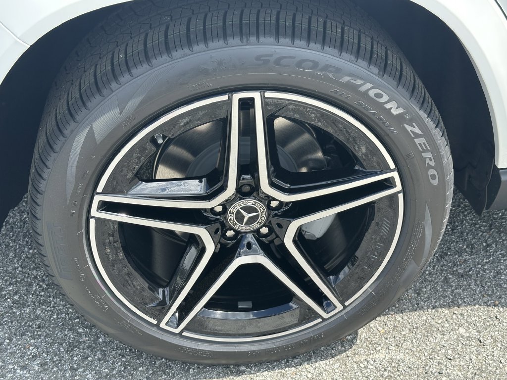 New 2026 Mercedes-Benz GLS 450 4MATIC image 21