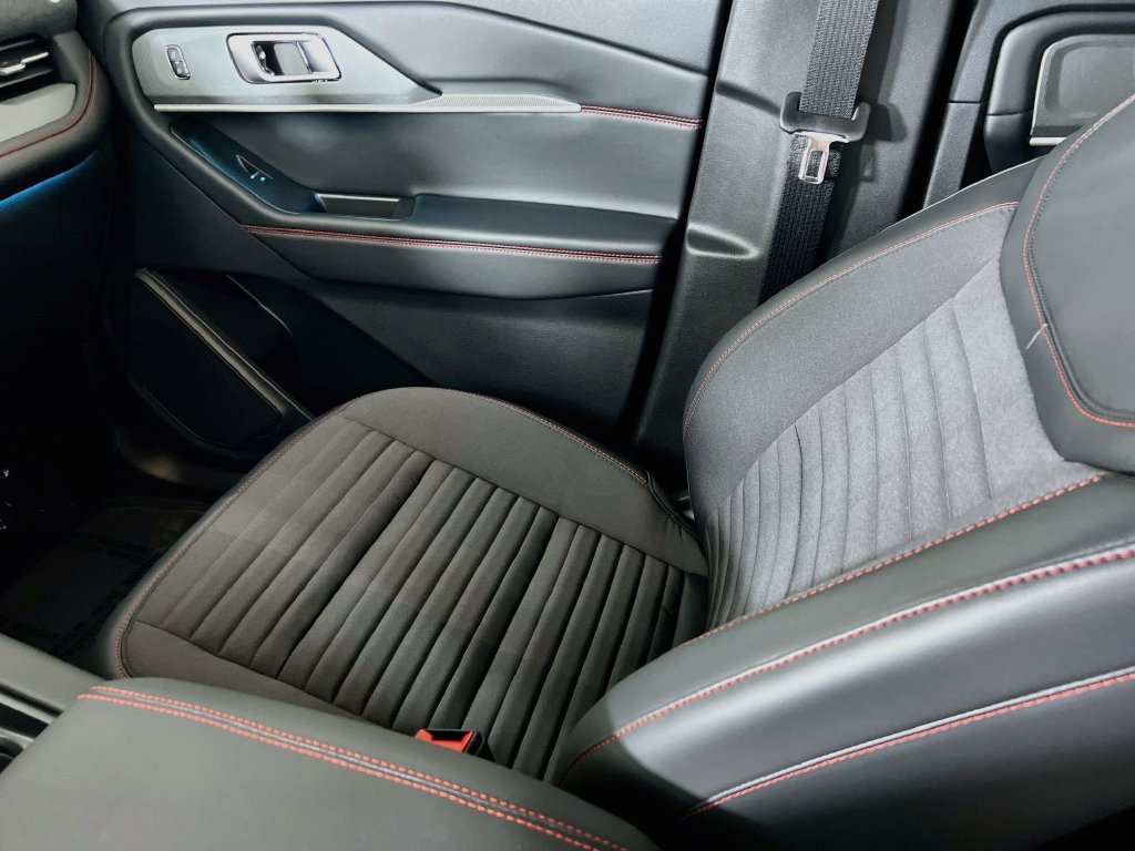 New 2026 Ford Explorer ST-Line w/ ST-Line Street Pack AWD/4WD image 29