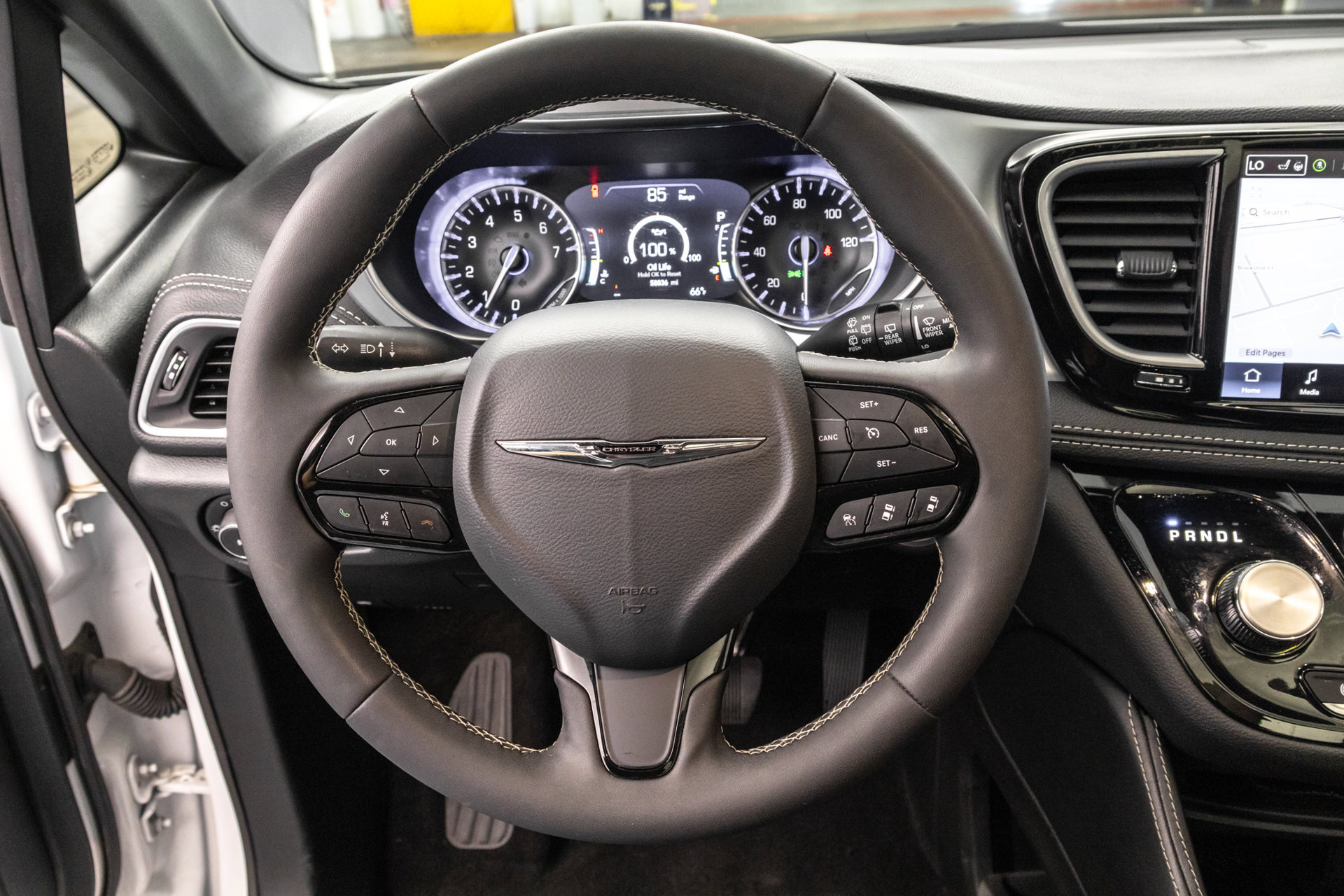 Used 2025 Chrysler Pacifica Limited FWD image 24