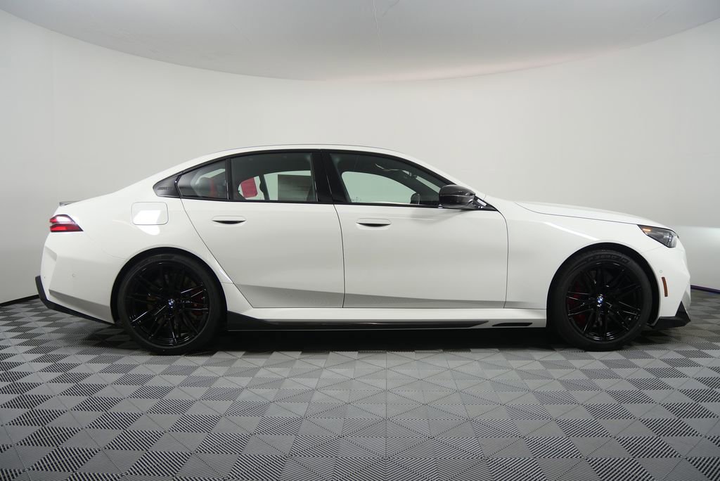 New 2026 BMW M5 w/ Carbon Package image 2