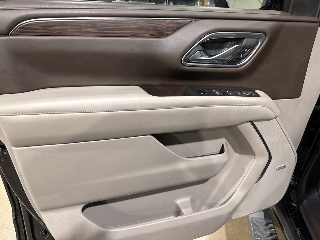 Used 2021 Chevrolet Tahoe Z71 w/ Rear Media and Nav Package image 15