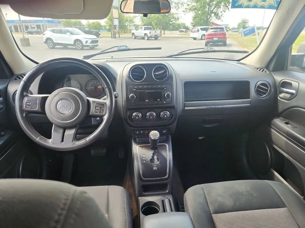 Used 2014 Jeep Patriot Latitude FWD image 8