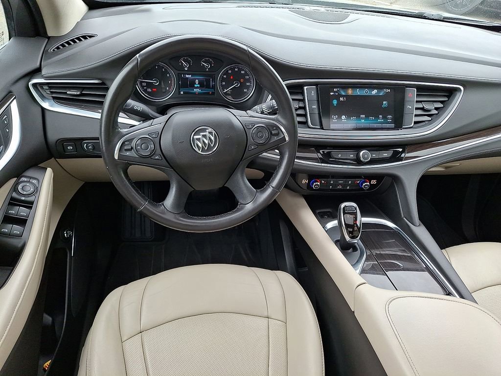 Used 2018 Buick Enclave Essence AWD/4WD image 2