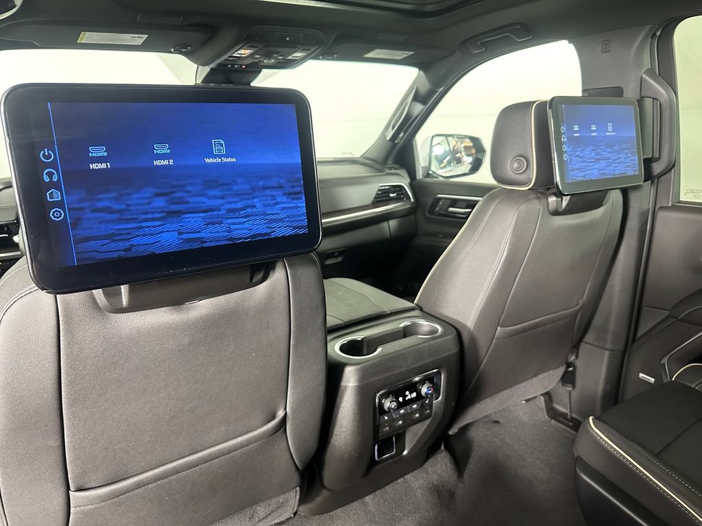 Used 2025 Chevrolet Suburban Premier AWD/4WD image 28