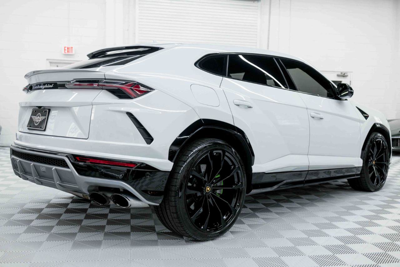 Used 2020 Lamborghini Urus Base image 7